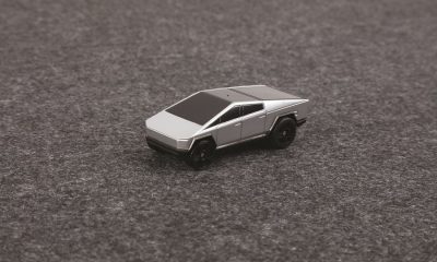 Hot Wheels RC Cybertruck