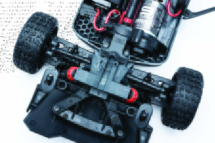 Heavy-duty steering blocks and c-hubs sit at the front for extra durability, along with strong composite 12mm wheel hexes at all four corners.