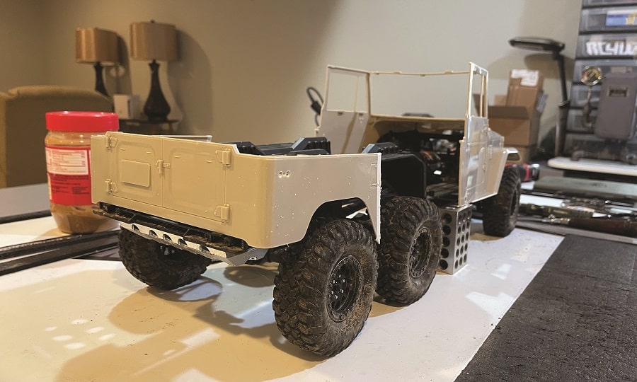 Kilburn custom fabricated the body out of a couple of RC4WD Cruiser bodies and some sheets of styrene.