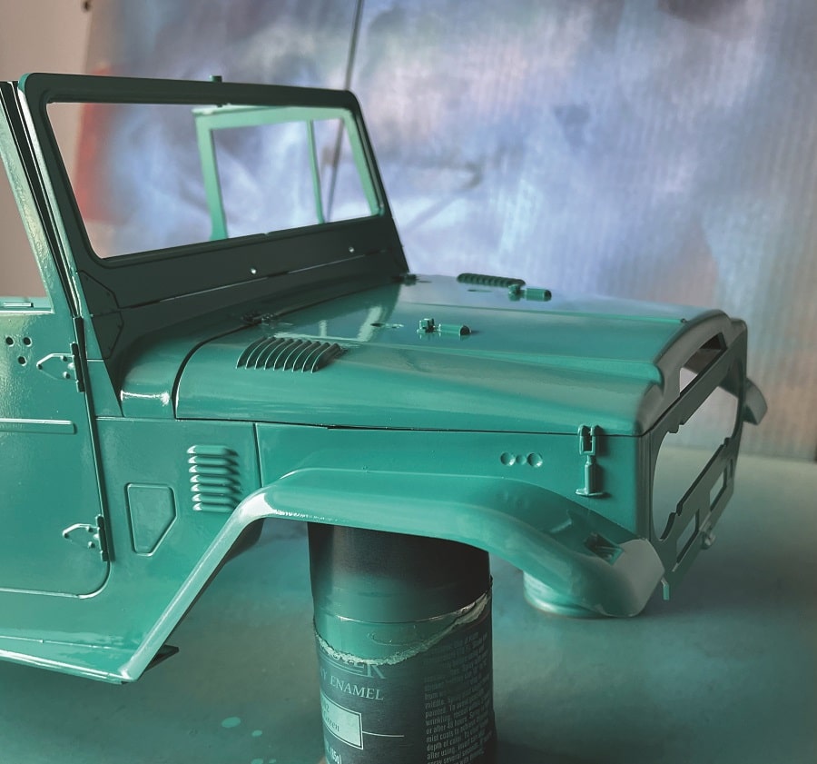 Once primed and painted, the FJ45’s body started to look like how Kilburn envisioned it.