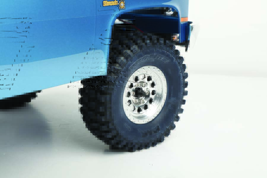The K10 rolls on Pro-Line’s Rock Shooter CNC aluminum wheels and Class 1 Hydrax tires.