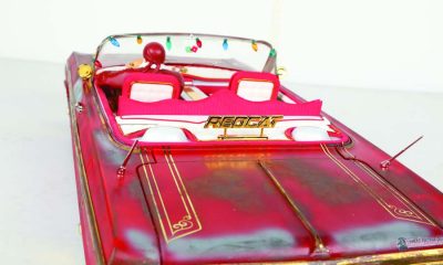 Santa Cruizin' - Delivering Gifts In A Customized Redcat SixtyFour Impala Lowrider