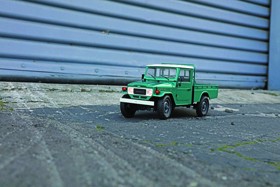 PUTTIN' IN WORK - FMS’ Fully Detailed 1/12-Scale Toyota FJ45 Land Cruiser Pickup