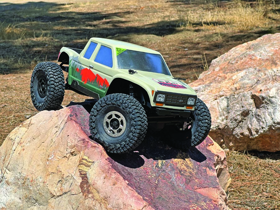 BEYOND BASIC - A Close-up Look at Ian Roberts’ Custom Axial SCX10.2 Deadbolt