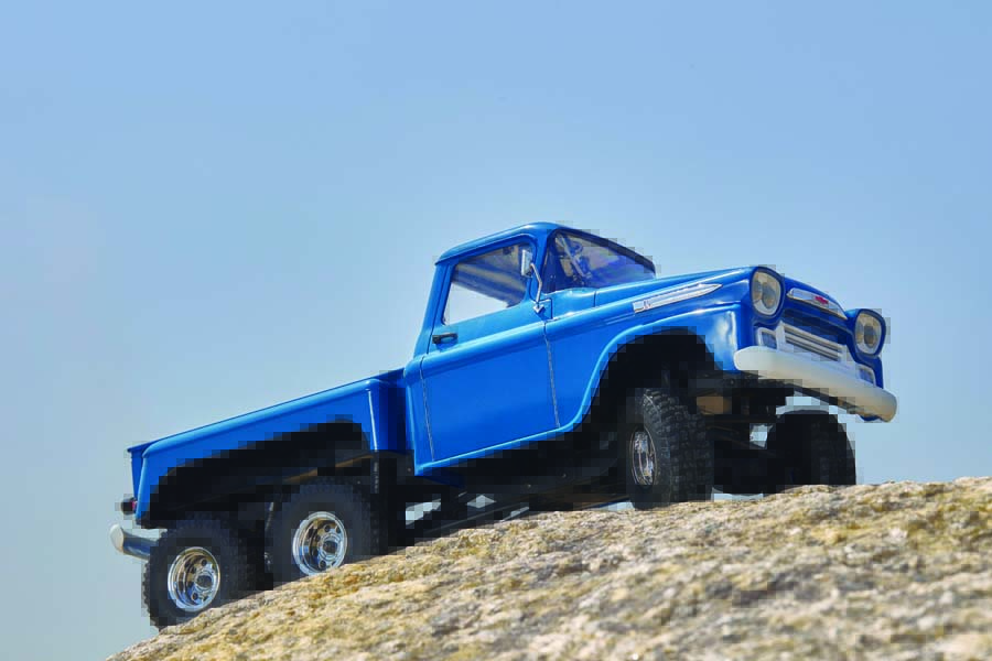 6 Times The Glory - A Closer Look At The FMS 1/18 Chevrolet Apache 6WD