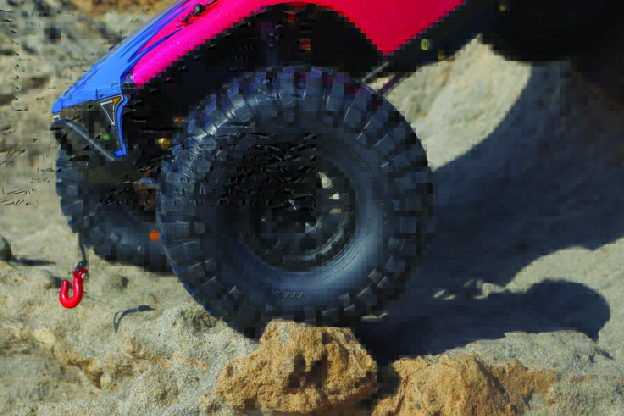 Pro-Line’s Holcomb 1.9 wheels and Krawler 1.9 tires were chosen for optimal traction and style.