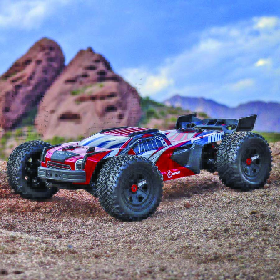 Machete’s wide wheels and all-terrain tires give it plenty of grip, even on loose dirt.