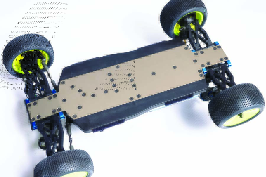 The heart of the chassis is a thick 7075 aluminum plate and two plastic chassis braces.