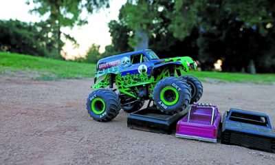 DIGGING DEEP - The Losi Mini LMT Grave Digger Monster Truck RTR