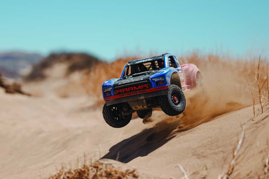 Trophy Truck Action - Arrma 1/8 Mojave 4X4 4S BLX Desert Truck RTR